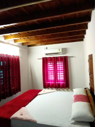 Greenland Jungle Stay In Dandeli India Reviews Prices Planet