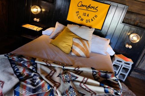 Standard Double Room with Shared Bathroom