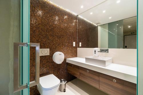 N1 Hostel Apartments and Suites - 화장실
