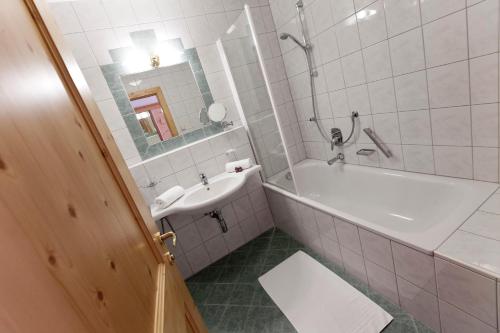 Hotel Garni Rifflsee - image 12