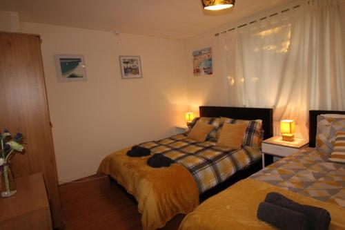Cowsley House - image 5