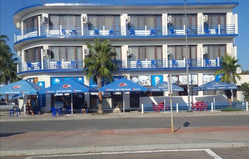 . Hotel Cruise
