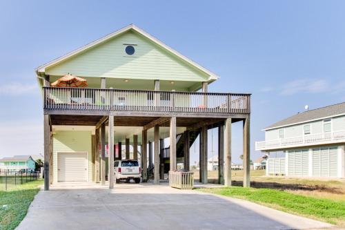 Pelican View in Bolivar Peninsula, USA