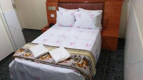 Double Room image 4