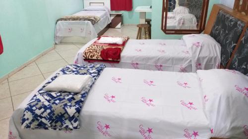 1 double bed, 1 twin bed