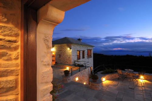 Bejárat, Sakali Mansion in Pinakates