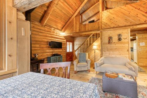 Whittier Cabin - image 6
