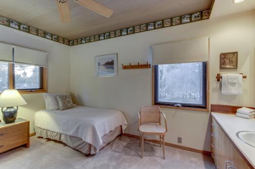 Meadow House 76 | Discover Sunriver - image 5