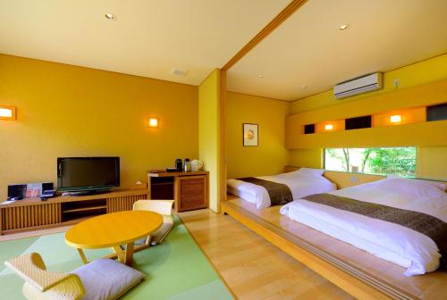 room detail thumbnail 1