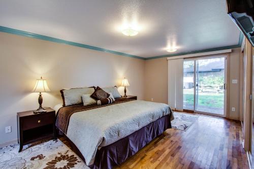 Agate Beach Oceanfront Suite A - image 5