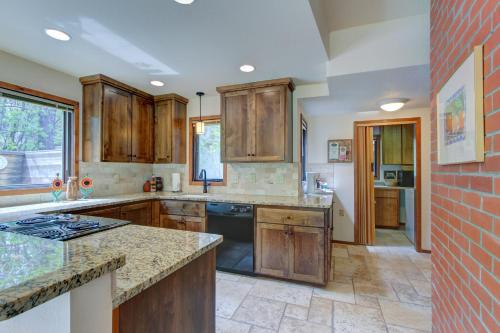 Conifer Lane - Lovely Woodland Setting - image 7