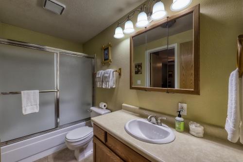 Aspen Village Golf Course Condo - Snowshoes - image 8