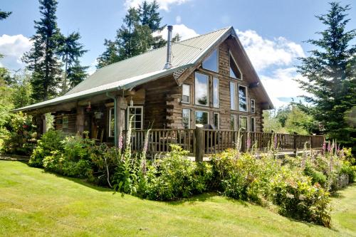 Log Home on Lopez-Spencer Spit