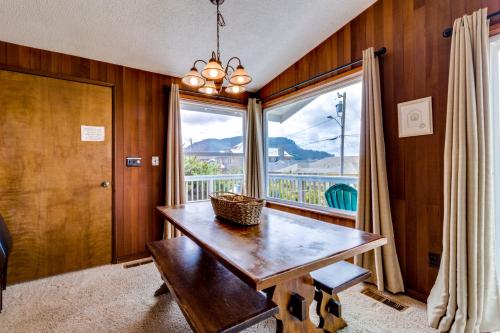 Ocean Vista Vacation Home - image 2