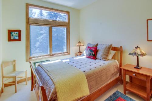 Legends - Simply Perfect Elkhorn Retreat - image 6