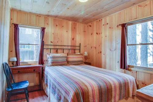 Cozy Bobby Grey Manor - image 5