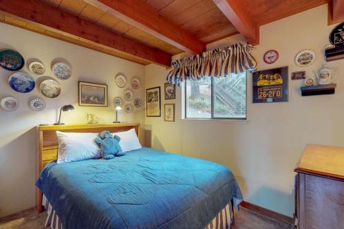 Lakefront Cabin (01/440) - main image