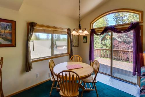 Cottage Court Condo - image 6