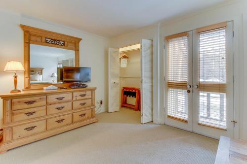 Comfort at the Cottonwoods - image 4