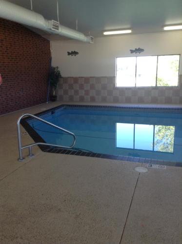 Swimming pool, Baymont by Wyndham Dubuque in Dubuque (IA)
