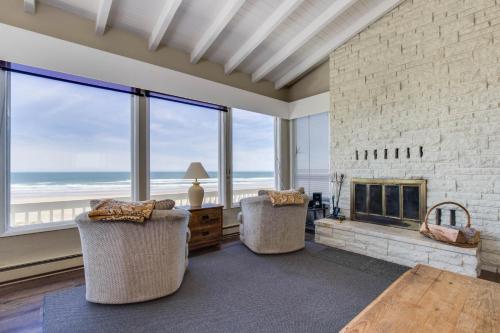 Spindrift Oceanfront Home