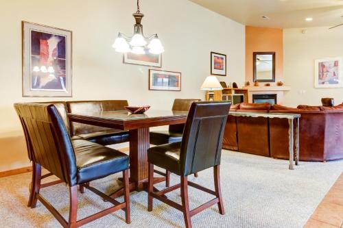 Cottonwoods 455 - image 4