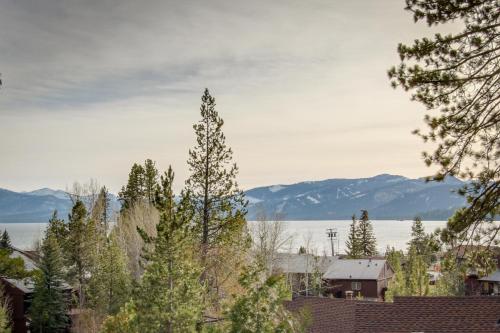 Tahoe City Retreat - Apartment - Lake Forest