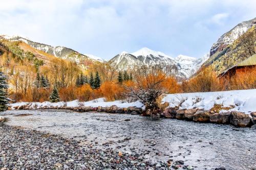 Mountain Meadow Retreat - image 6