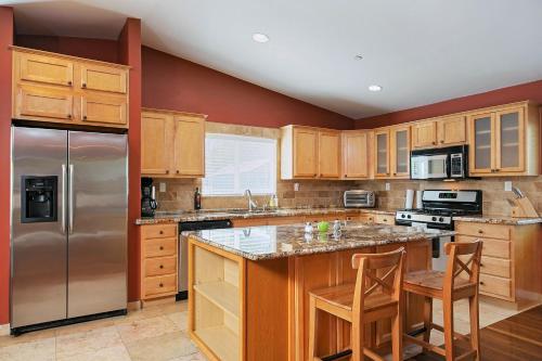 Camelback Garden - image 9