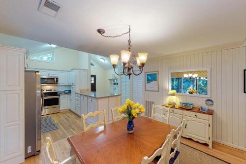 443 Oceanwood Cottage in Kiawah Island, USA