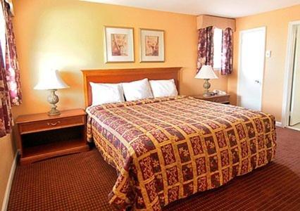 Parkway Inn Philadelphia Airport The 2-star Parkway Inn Springfield offers comfort and convenience whether youre on business or holiday in Springfield (PA). The property features a wide range of facilities to make your stay a pleasa