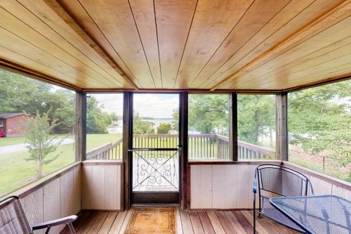 Rocky Creek Cabin B - image 4