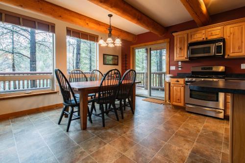 Lake 5 Cabin - image 3