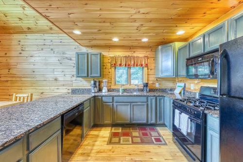 Contemporary ADK 5 Bedroom Chalet on Schroon