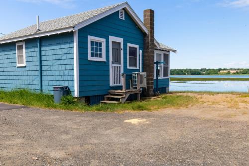 The Eastern Avenue Cottage
