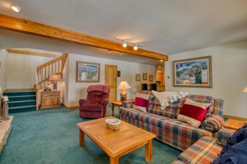 Red Hawk Retreat - image 4