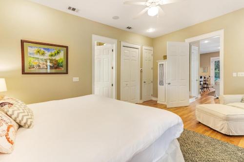 3 Bed 6 Bath Vacation home in Seagrove FL - image 8