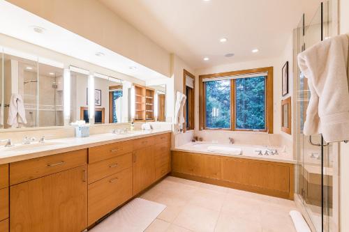 Hulen Meadows Outdoor Dream - image 5