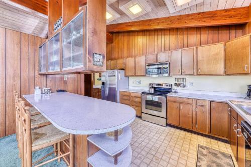 Private Contemporary in Chestertown, USA