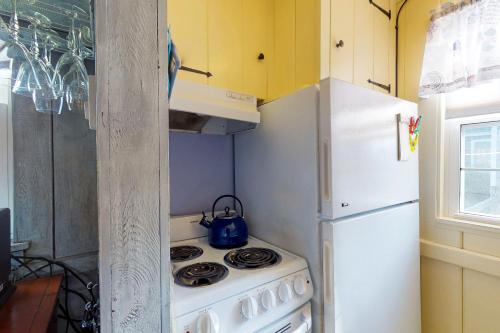 Sea Coast Cottage - image 9