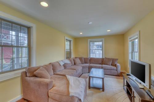195 Wilmot Road in Ocean Beach, USA