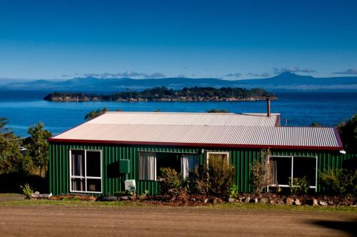 Discover Bruny Island Holiday Accommodation - Eggs And Bacon Bay