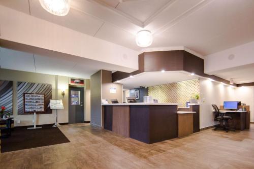 Best Western Plus Ottawa Kanata Hotel and Conference Centre