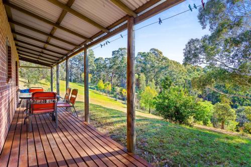Braeside Cabin Three Parsonsia in Central Tilba