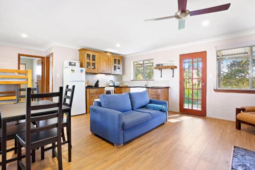 Braeside Cabin Three Parsonsia in Central Tilba
