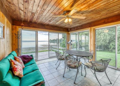 Home Away from Home + Studio in North Hero, USA