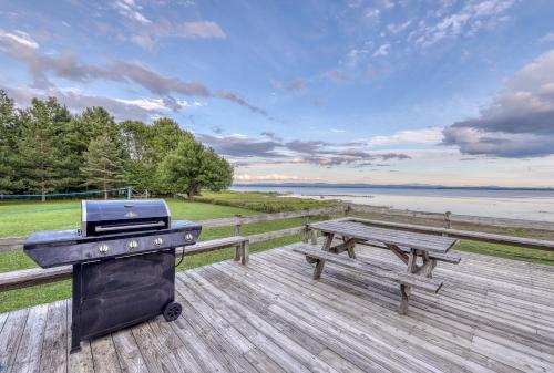 Home Away from Home + Studio - image 8