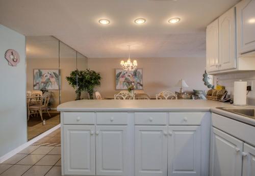 Gulf Gate 402