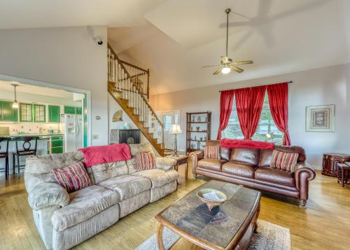 Home Away from Home + Studio in North Hero, USA