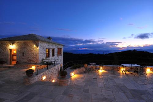 Létesítmények, Sakali Mansion in Pinakates